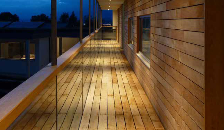 Air-dried oak decking