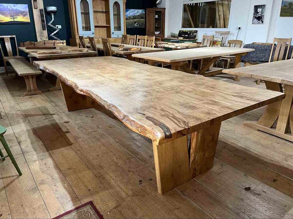 Pippy Oak Table
