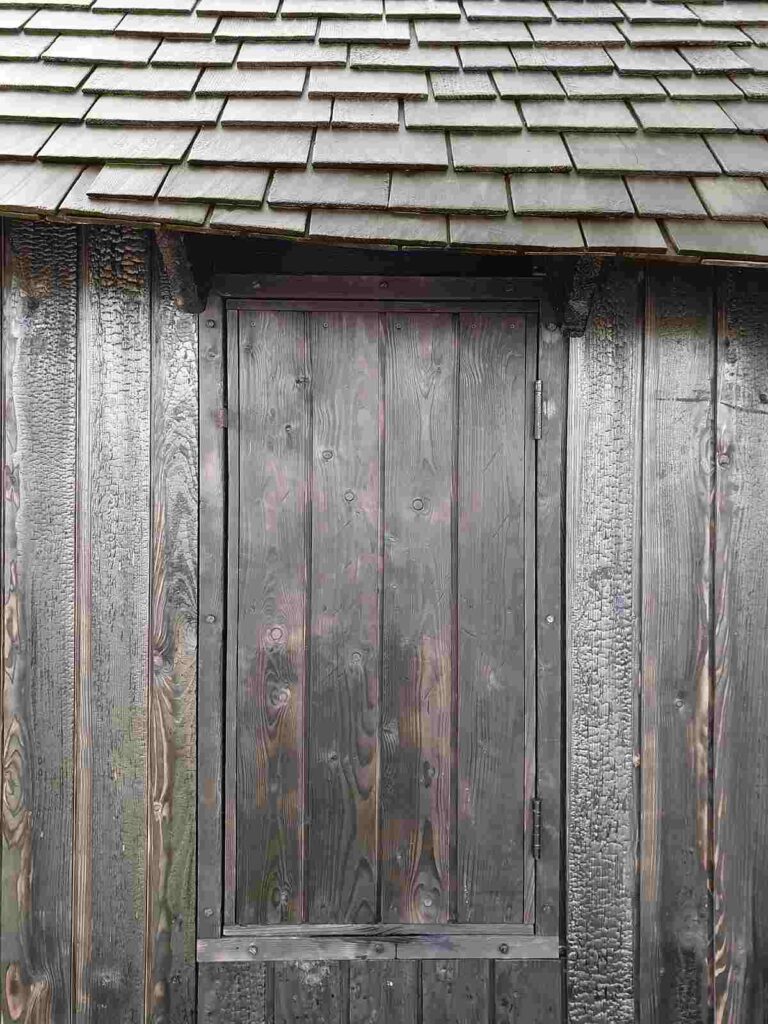 Tiggins Barn Hatch