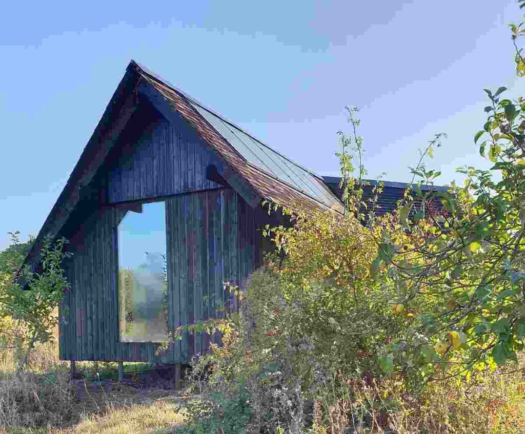 Tiggins Barn West